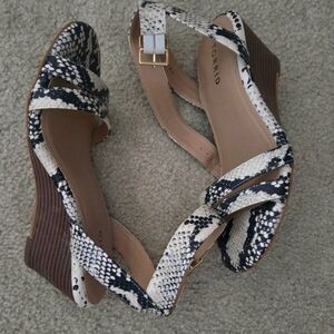 Torrid Snakeskin Wedges Size 7.5 Wide